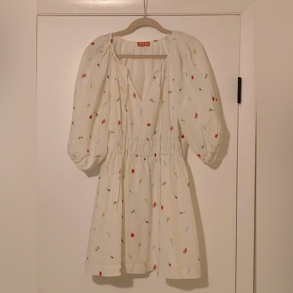 NWOT KITRI Azalea Mini Dress in White Vintage Floral - Picture 6 of 12